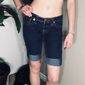 ❗️True Religion Jean shorts | gold Butt pocket